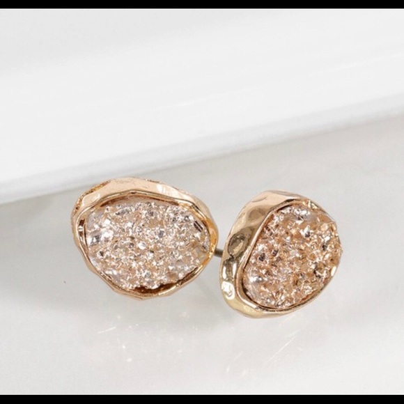 DRUZY Earrings - Picture 1 of 2